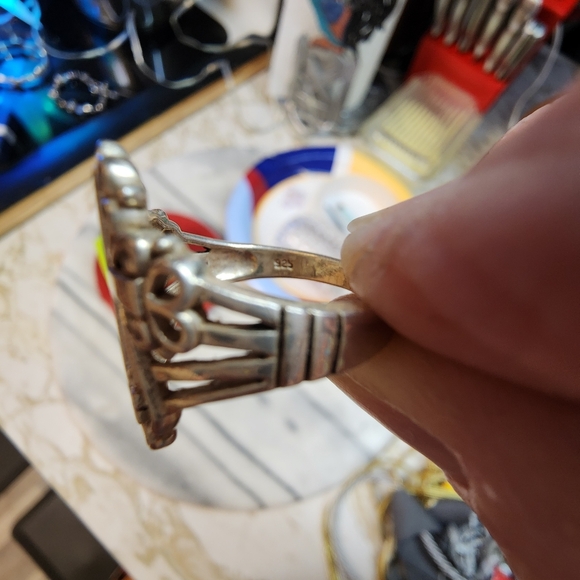 Elegant Silver Cross Ring Size 8 - Picture 4 of 10